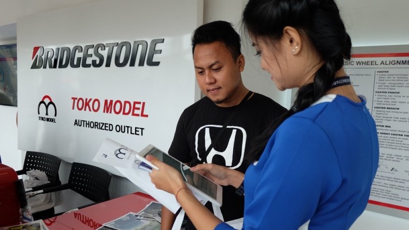 Beli Ban Bridgestone Lebih Mudah via Tomonet